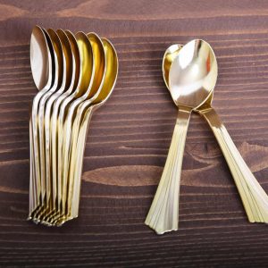 ملاعق بلاستيك