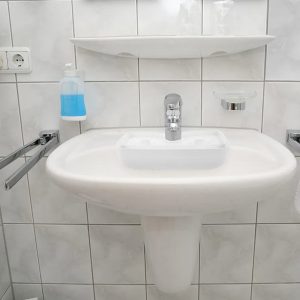 Kitchen Sink Sponge Holder Faucet Handle Sponge Holder Kitchen Drain Sponge Holder Storage Rack for Kitchen Bathroom Sink Accessories White