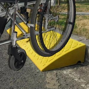 Portable Curb Ramp Wheelchair Threshold Ramp Kerb Ramp Non-Slip  Yellow

4
