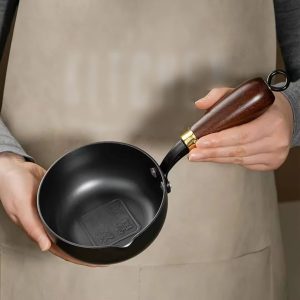 Iron Mini Frying Pot Wood-Grain Handle Iron Pour Pot Pouring Spout Cookware , 27*12CM Oil Heating Pot